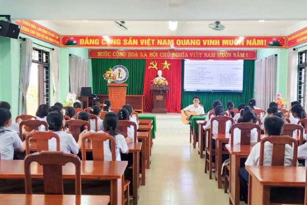 Hội An: Khai giảng hai lớp dân ca trong trường học