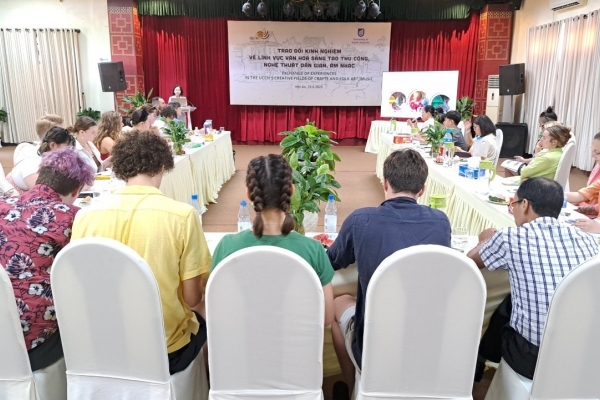 Quang Nam: Exchange of creative experience in crafts, folk art and music