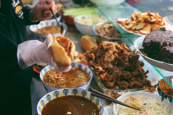 Queen of the scene: Madam Khanh's banh mi in Hoi An