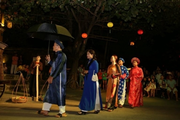 Traditional costume performance “Hội An, Memories of Time”