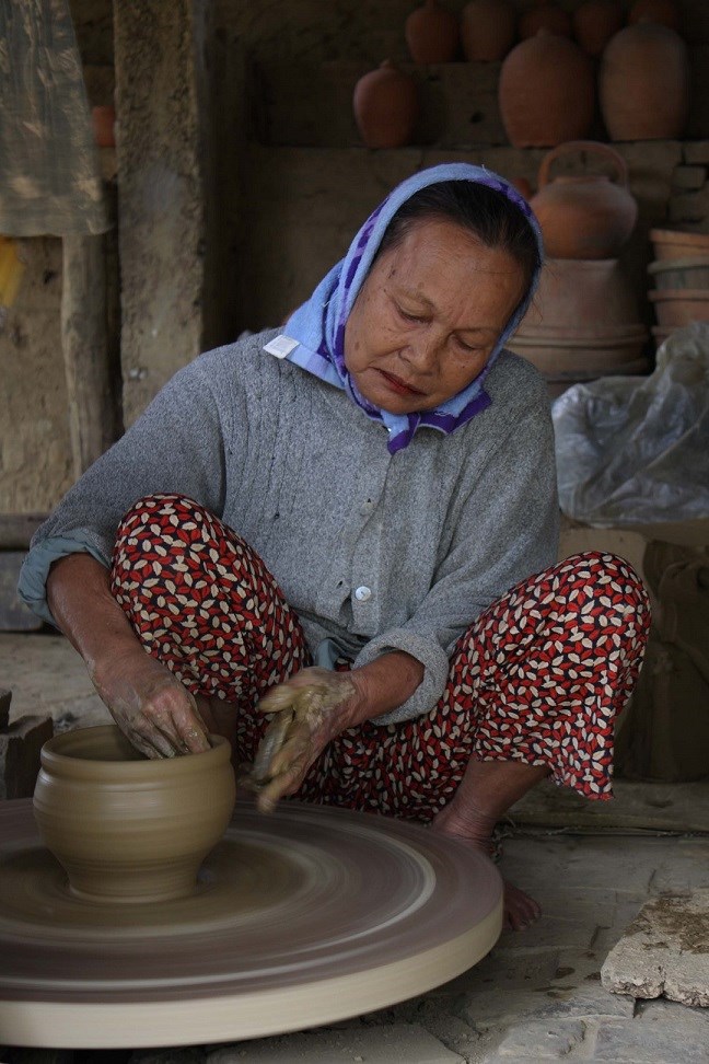 Làng gốm Thanh Hà đón nhận giải thưởng “Điểm du lịch cộng đồng tốt nhất” năm 2025 - ảnh 3