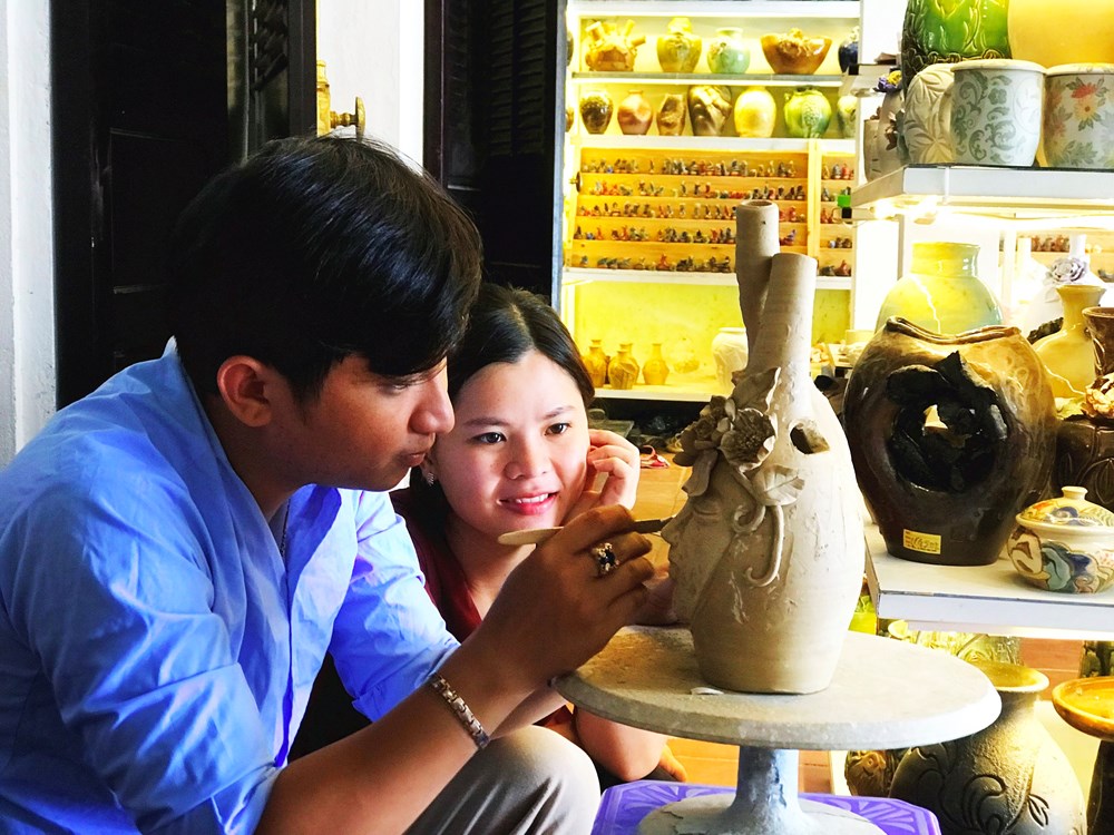 Làng gốm Thanh Hà đón nhận giải thưởng “Điểm du lịch cộng đồng tốt nhất” năm 2025 - ảnh 5